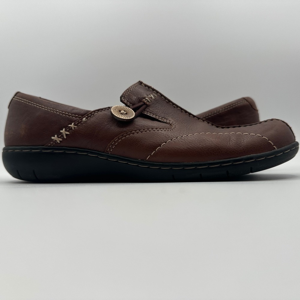 Clarks Bendables Sixty Delta Loafers Women 9M Brown Leather Button 35063 Comfort - Picture 2 of 7